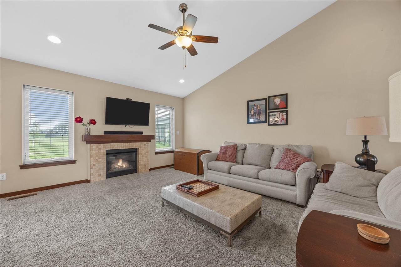 542 Rolling Hills Drive Tiffin IA 52340