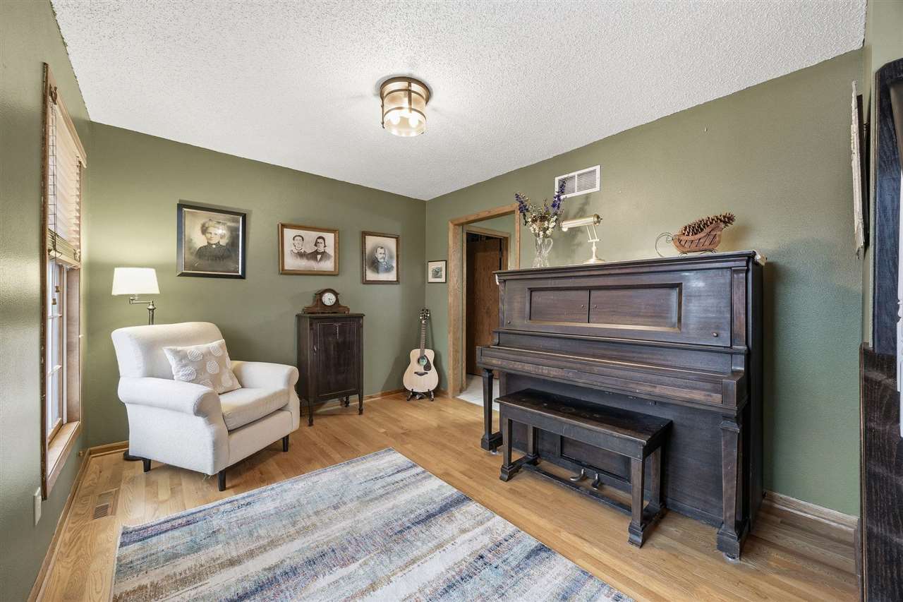 1131 Deerfield Drive Iowa City IA 52246