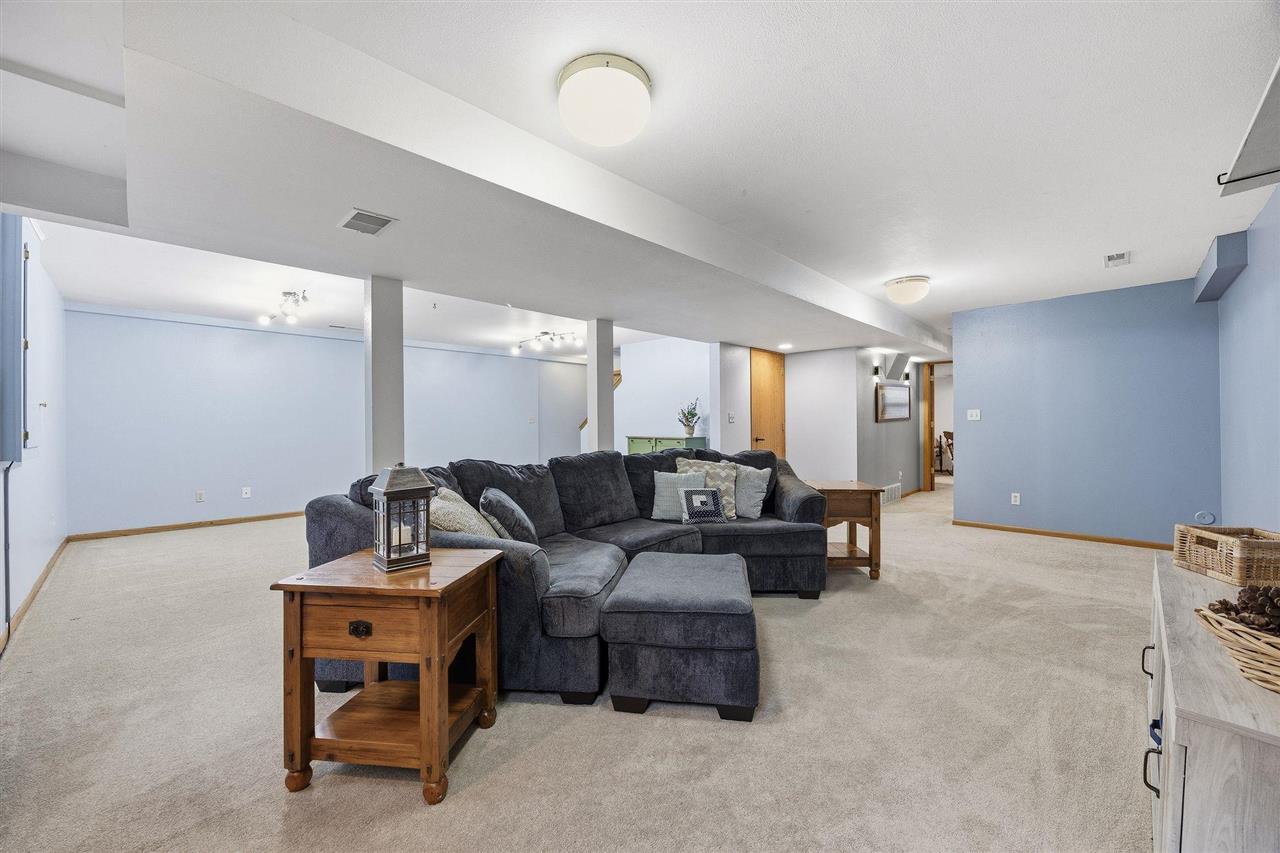 1131 Deerfield Drive Iowa City IA 52246