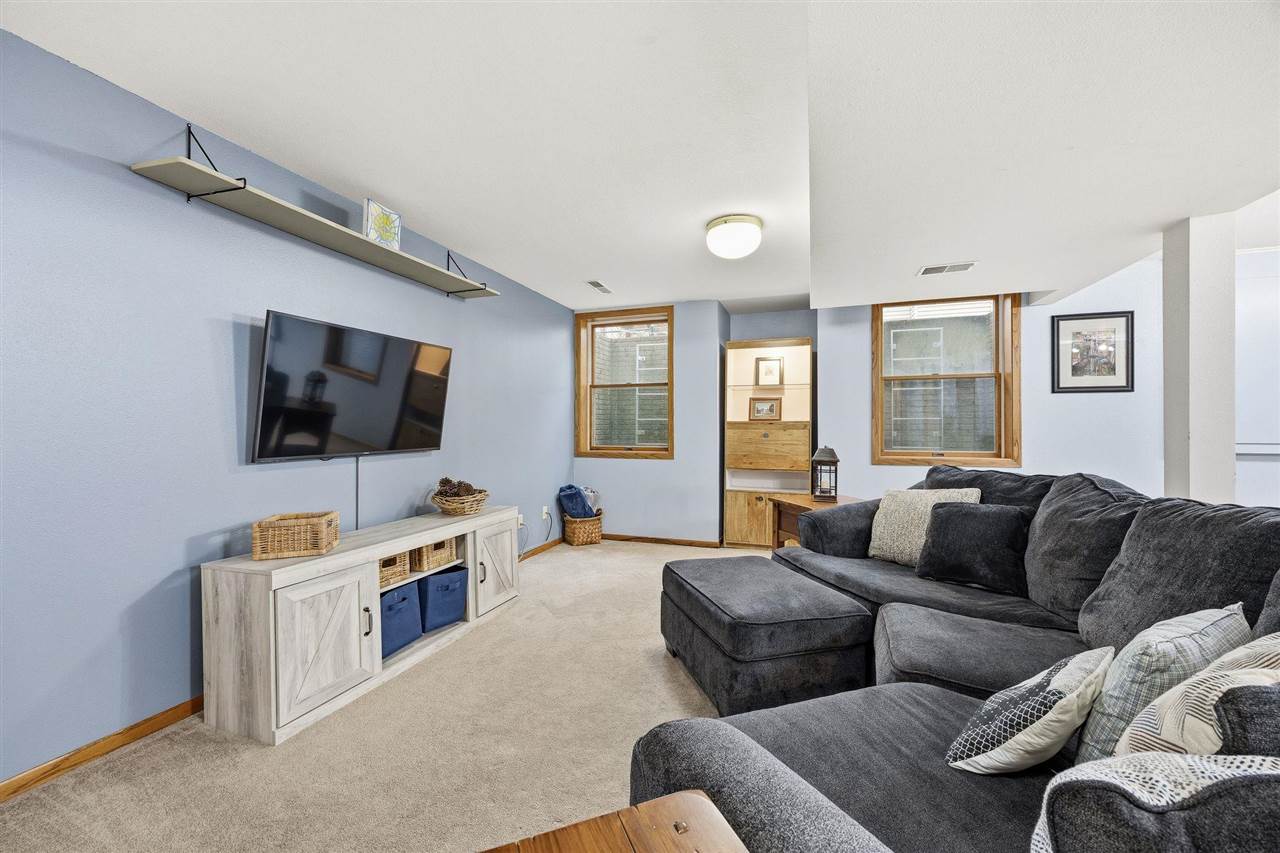 1131 Deerfield Drive Iowa City IA 52246