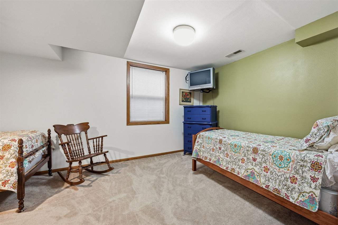 1131 Deerfield Drive Iowa City IA 52246