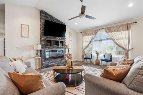 2786 Creekview Trail Palo IA 52324