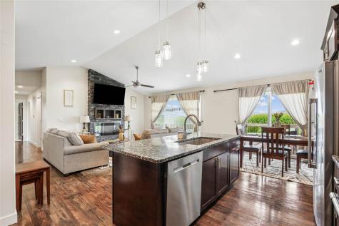 2786 Creekview Trail Palo IA 52324