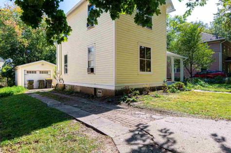 822 Roosevelt Street Iowa City IA 52245