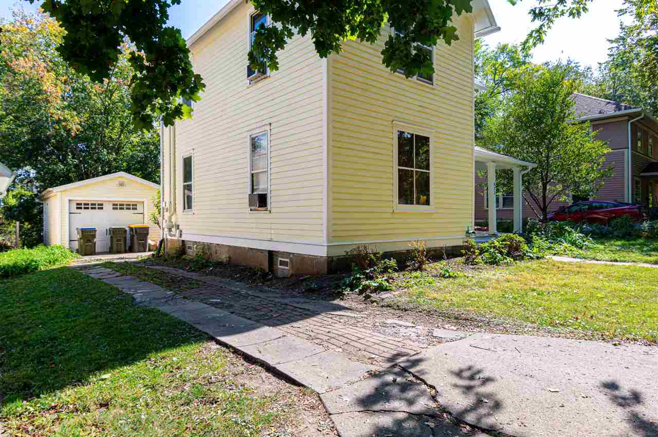 822 Roosevelt Street Iowa City IA 52245