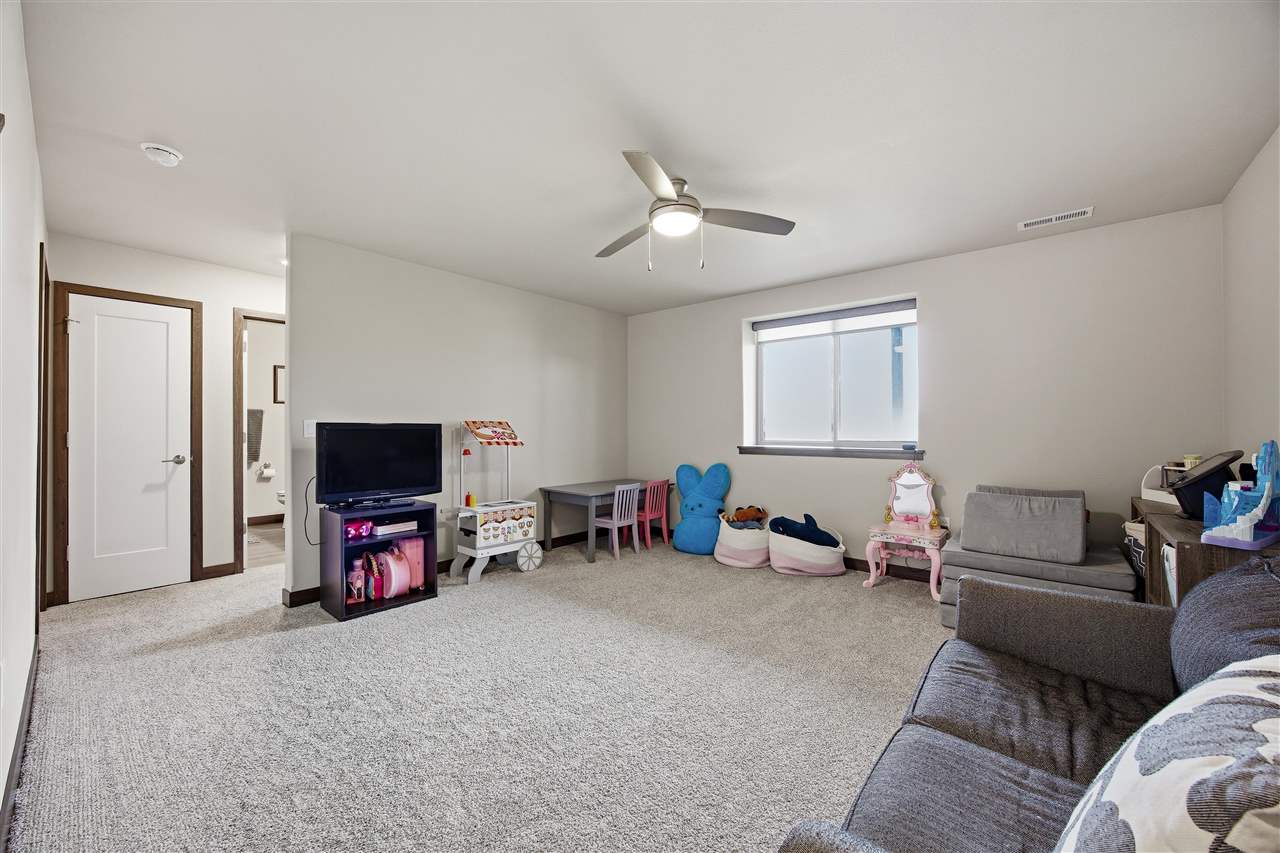 3305 Loethen Lane Coralville IA 52241