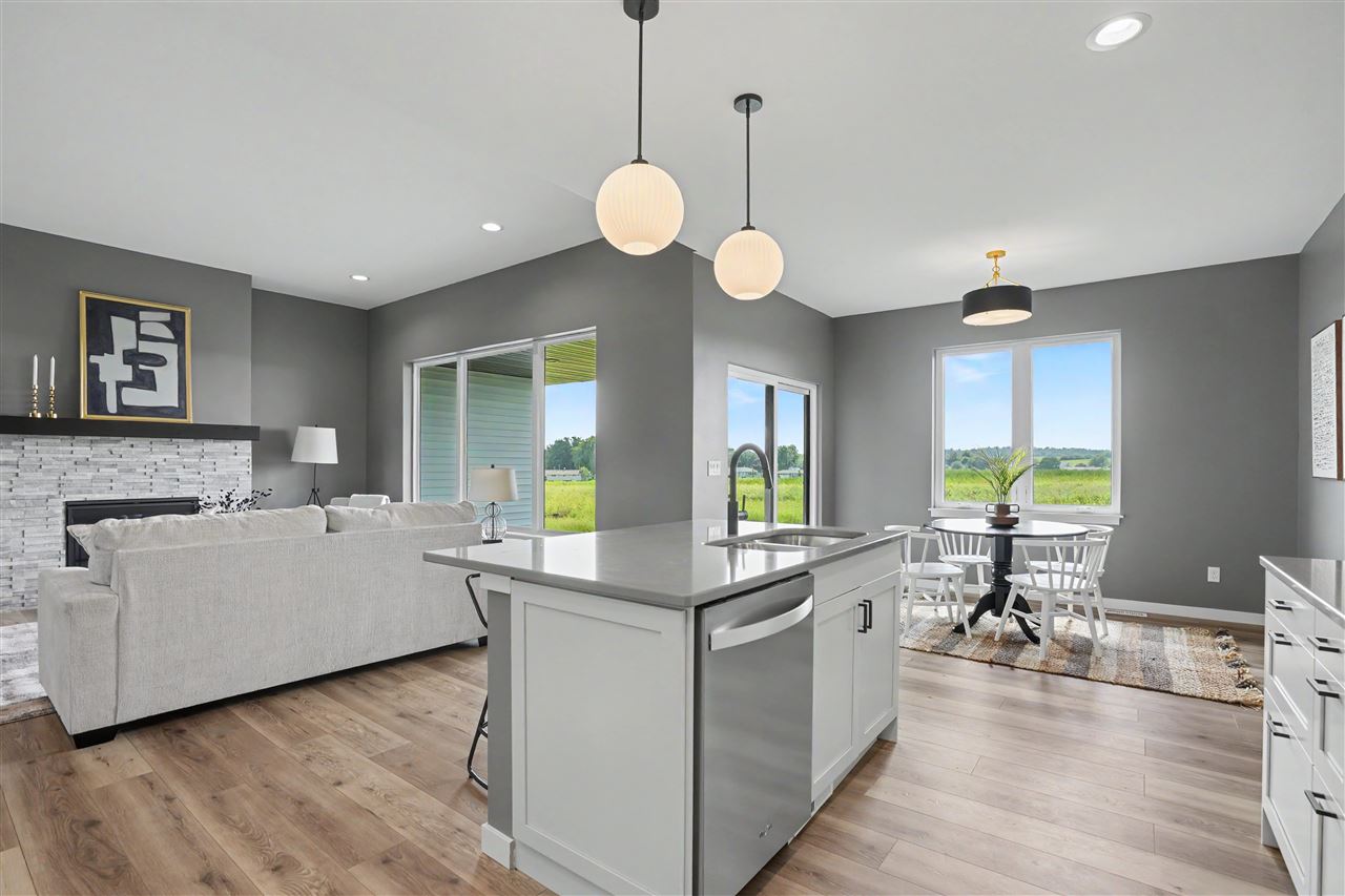 241 Howard Avenue NW Swisher IA 52338