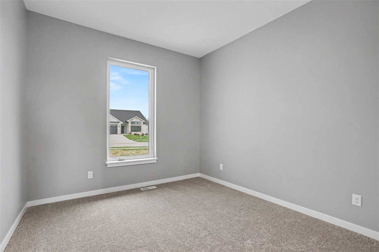 241 Howard Avenue NW Swisher IA 52338