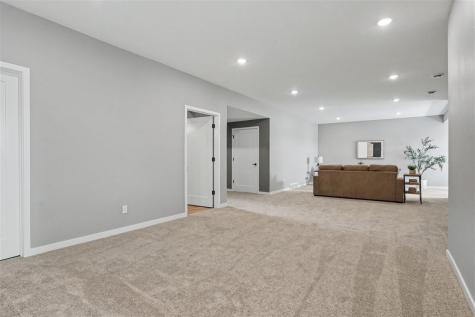 241 Howard Avenue NW Swisher IA 52338