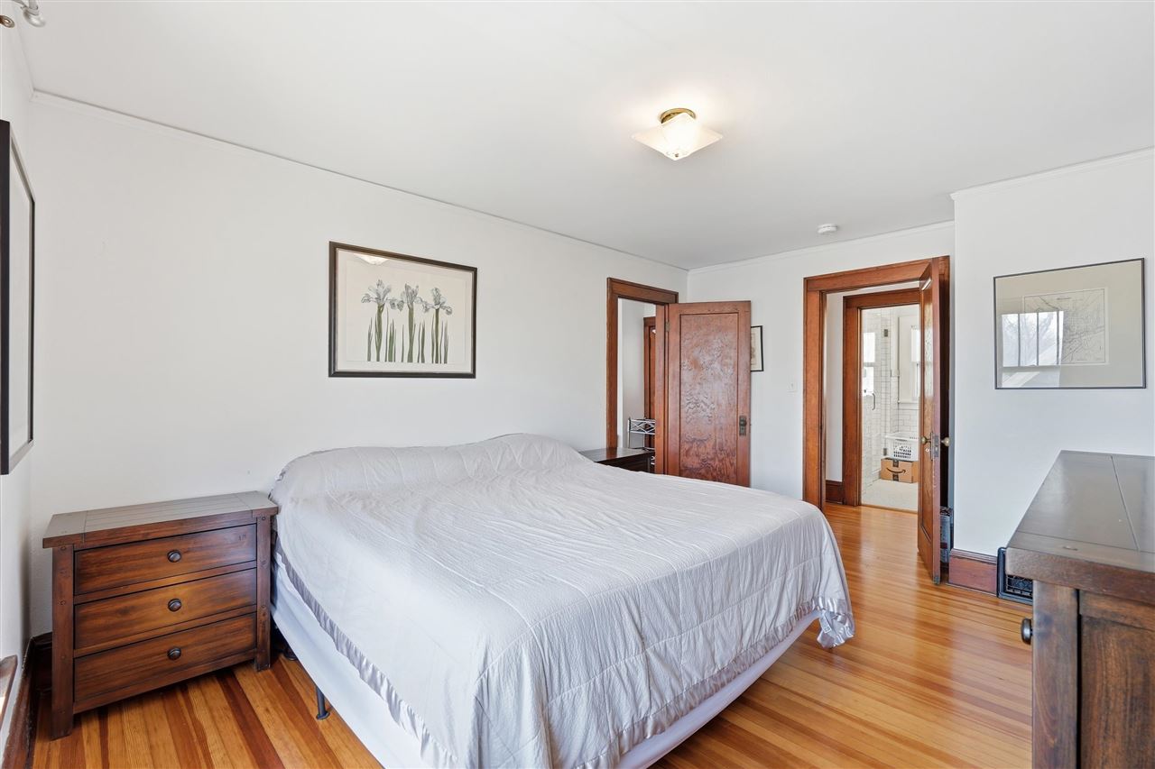 621 N Van Buren Street Iowa City IA 52245