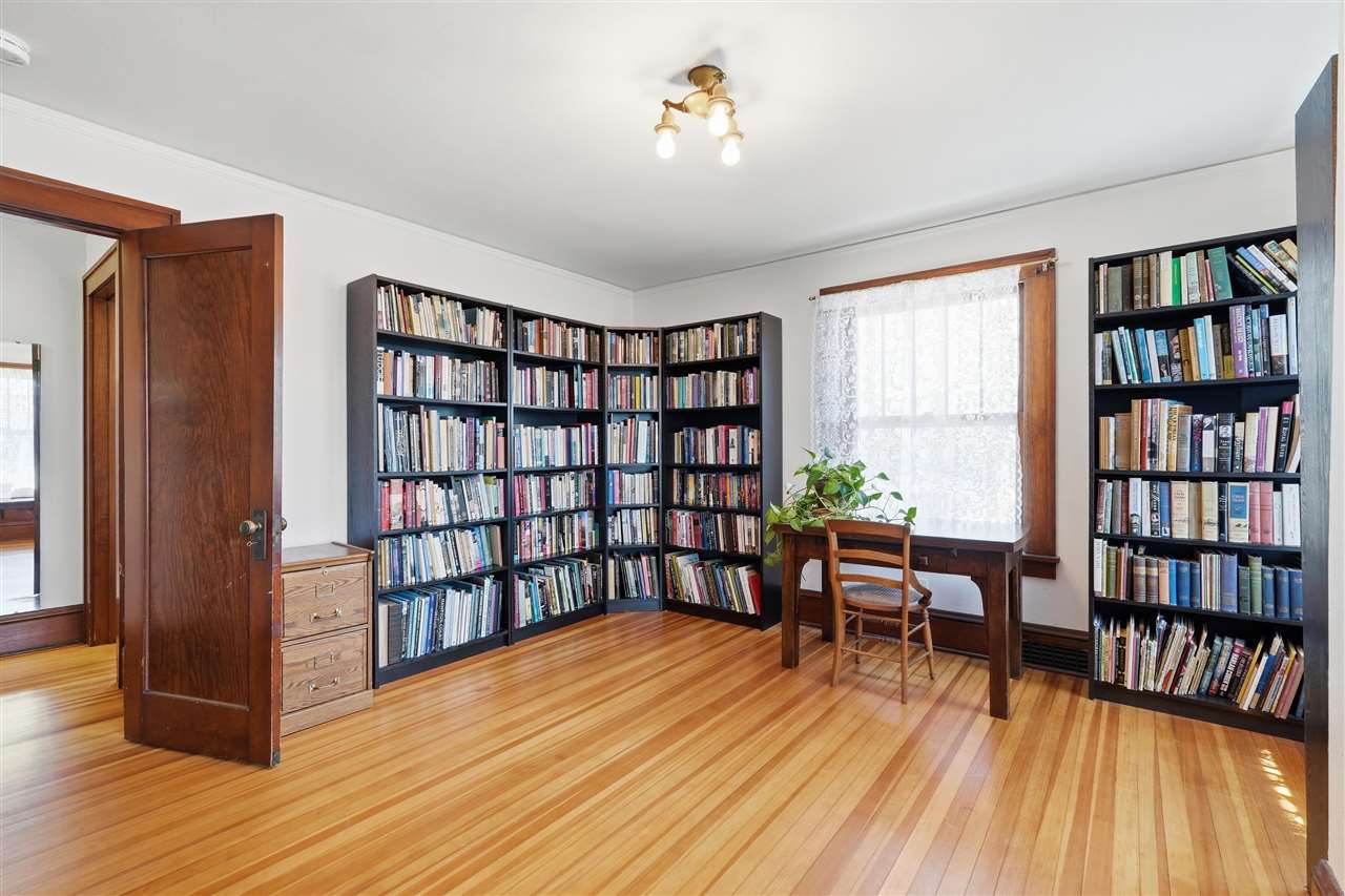 621 N Van Buren Street Iowa City IA 52245