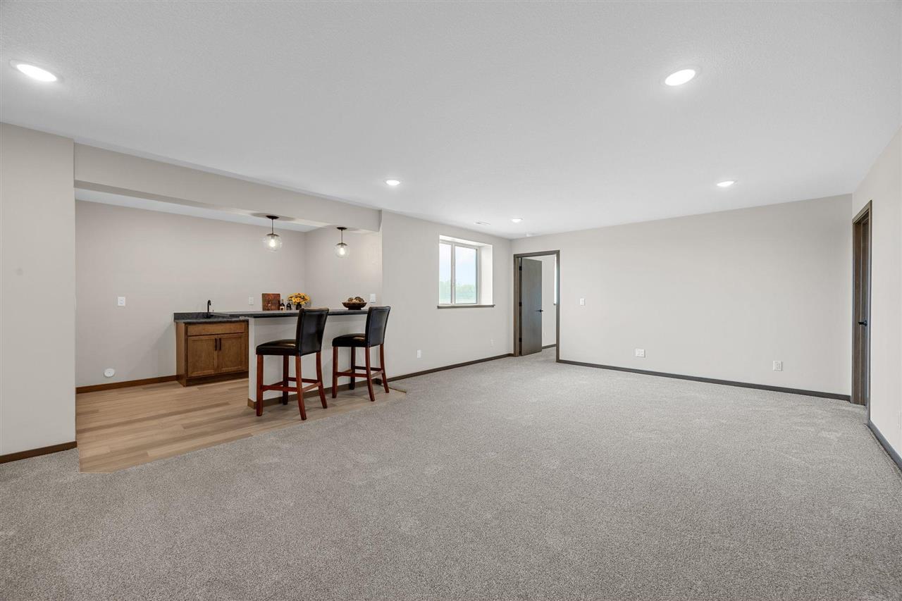 3009 Prairielight Court Hiawatha IA 52233