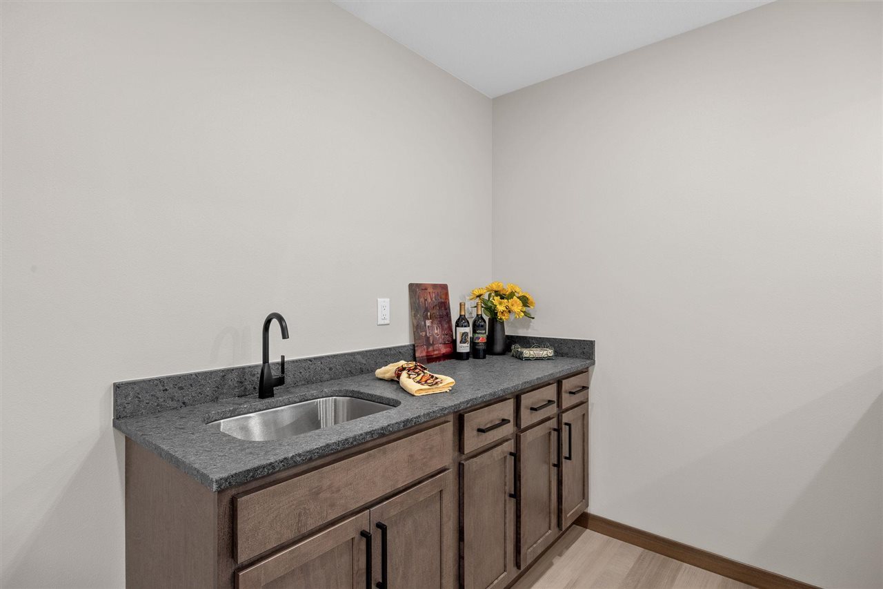 3009 Prairielight Court Hiawatha IA 52233