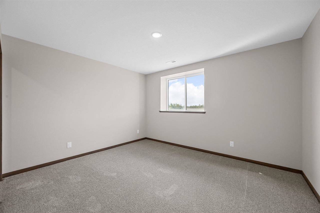 3009 Prairielight Court Hiawatha IA 52233