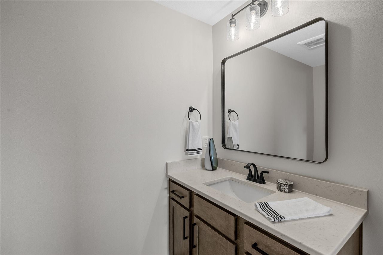 3009 Prairielight Court Hiawatha IA 52233