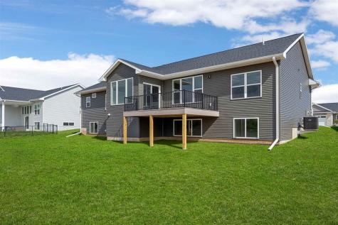 3009 Prairielight Court Hiawatha IA 52233