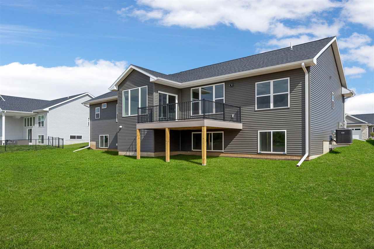 3009 Prairielight Court Hiawatha IA 52233