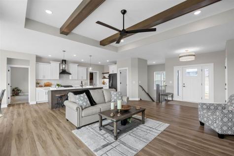 3009 Prairielight Court Hiawatha IA 52233