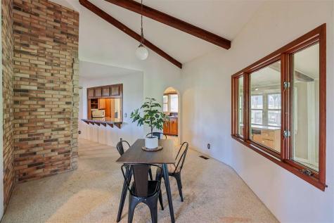 230 N Navajo Lane North English IA 52316