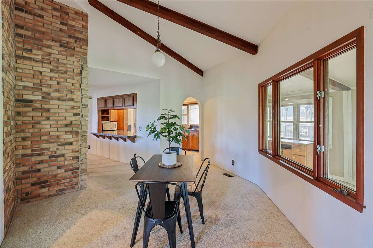 230 N Navajo Lane North English IA 52316