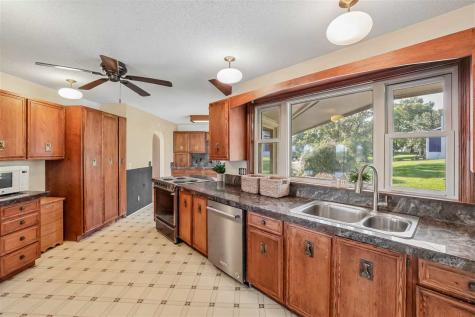 230 N Navajo Lane North English IA 52316