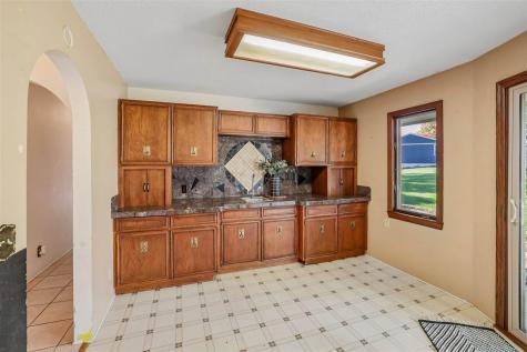 230 N Navajo Lane North English IA 52316