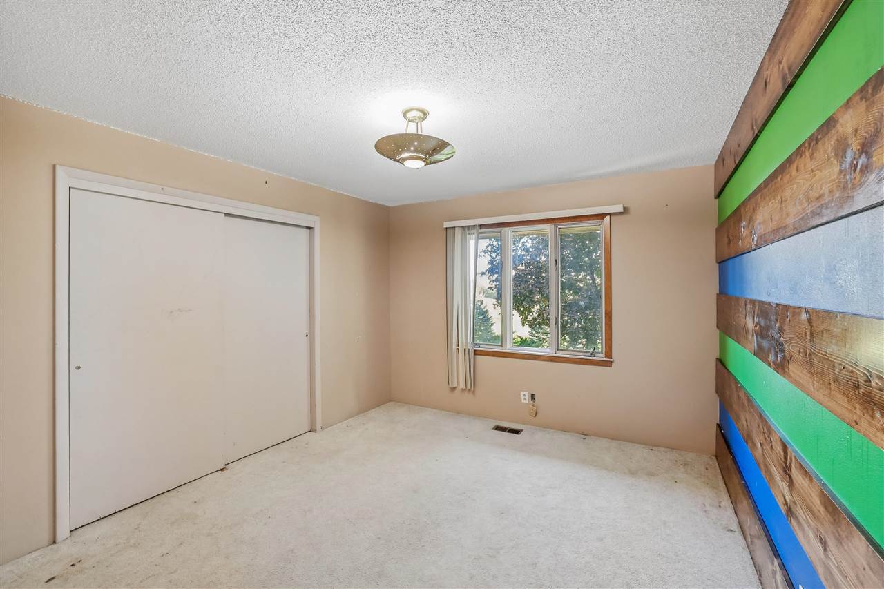 230 N Navajo Lane North English IA 52316