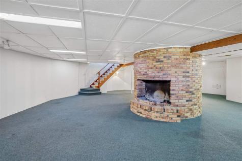 230 N Navajo Lane North English IA 52316