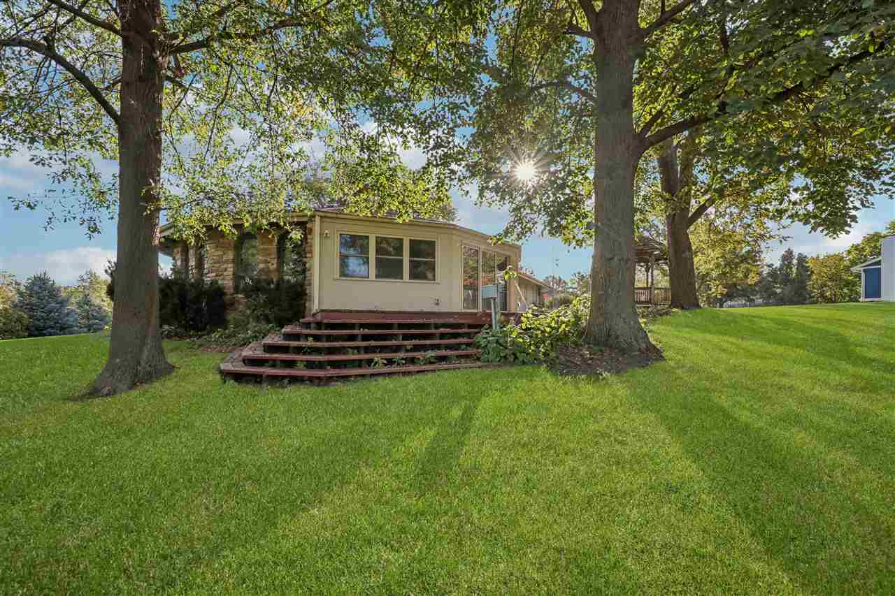 230 N Navajo Lane North English IA 52316