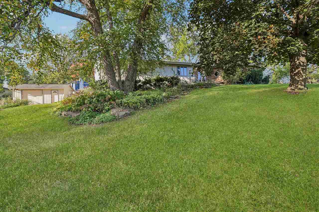 230 N Navajo Lane North English IA 52316
