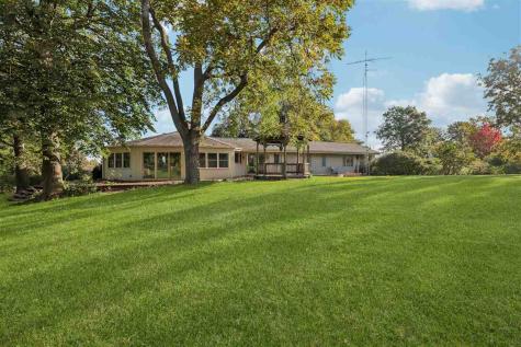 230 N Navajo Lane North English IA 52316