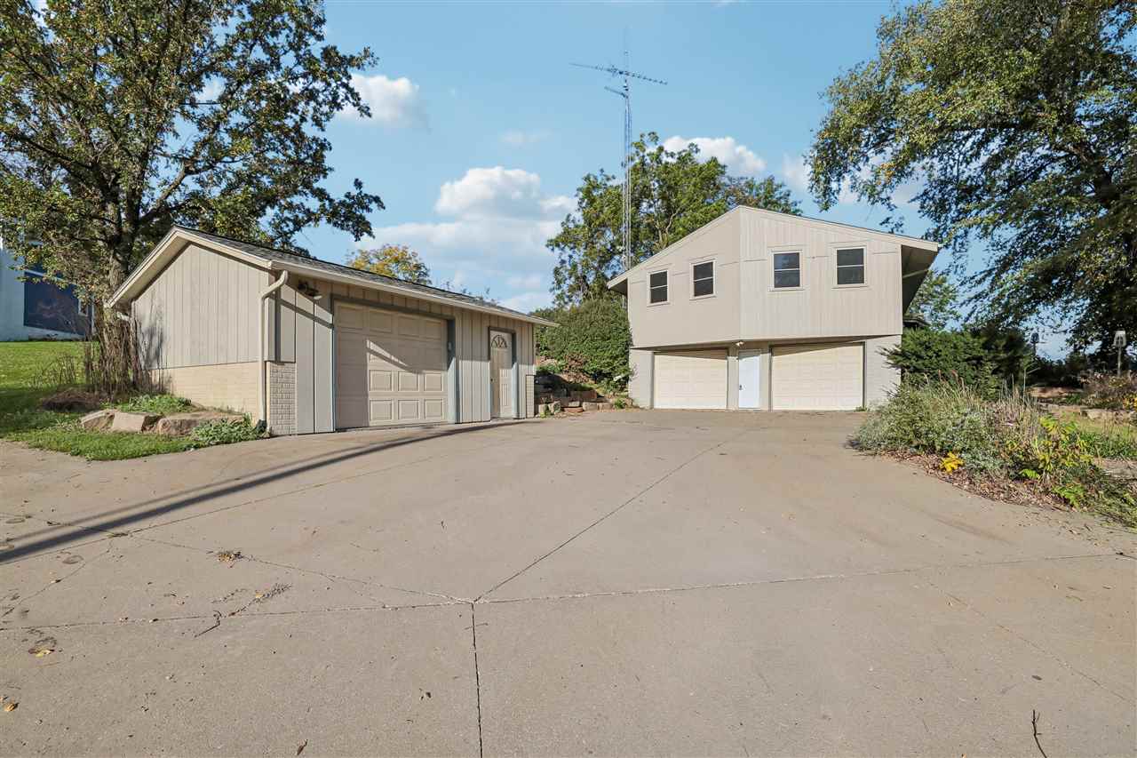 230 N Navajo Lane North English IA 52316