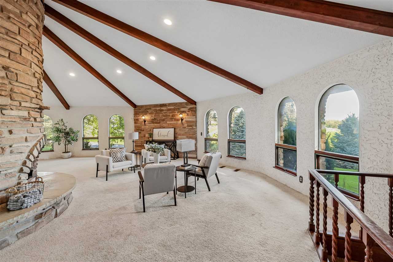 230 N Navajo Lane North English IA 52316