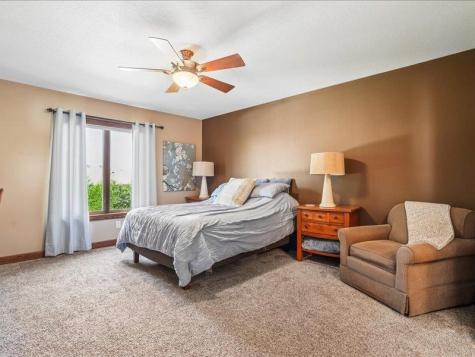 115 Ridge Drive Fairfax IA 52228