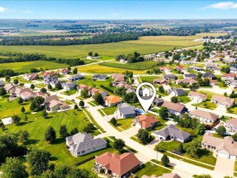 115 Ridge Drive Fairfax IA 52228