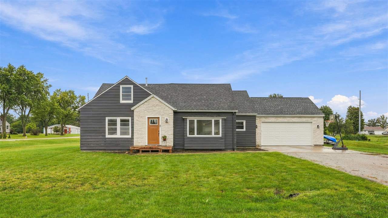 1982 Mill View Circle SW Kalona IA 52247