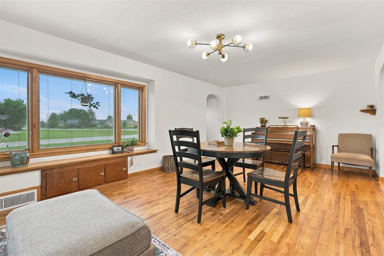 1982 Mill View Circle SW Kalona IA 52247