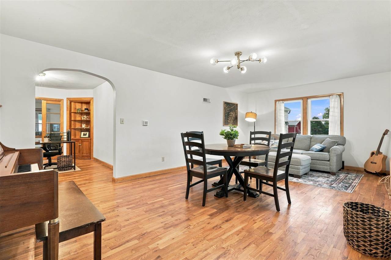 1982 Mill View Circle SW Kalona IA 52247