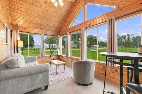 1982 Mill View Circle SW Kalona IA 52247