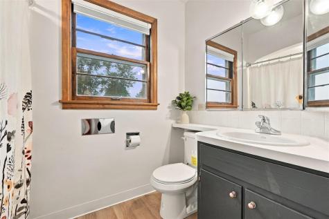 1982 Mill View Circle SW Kalona IA 52247