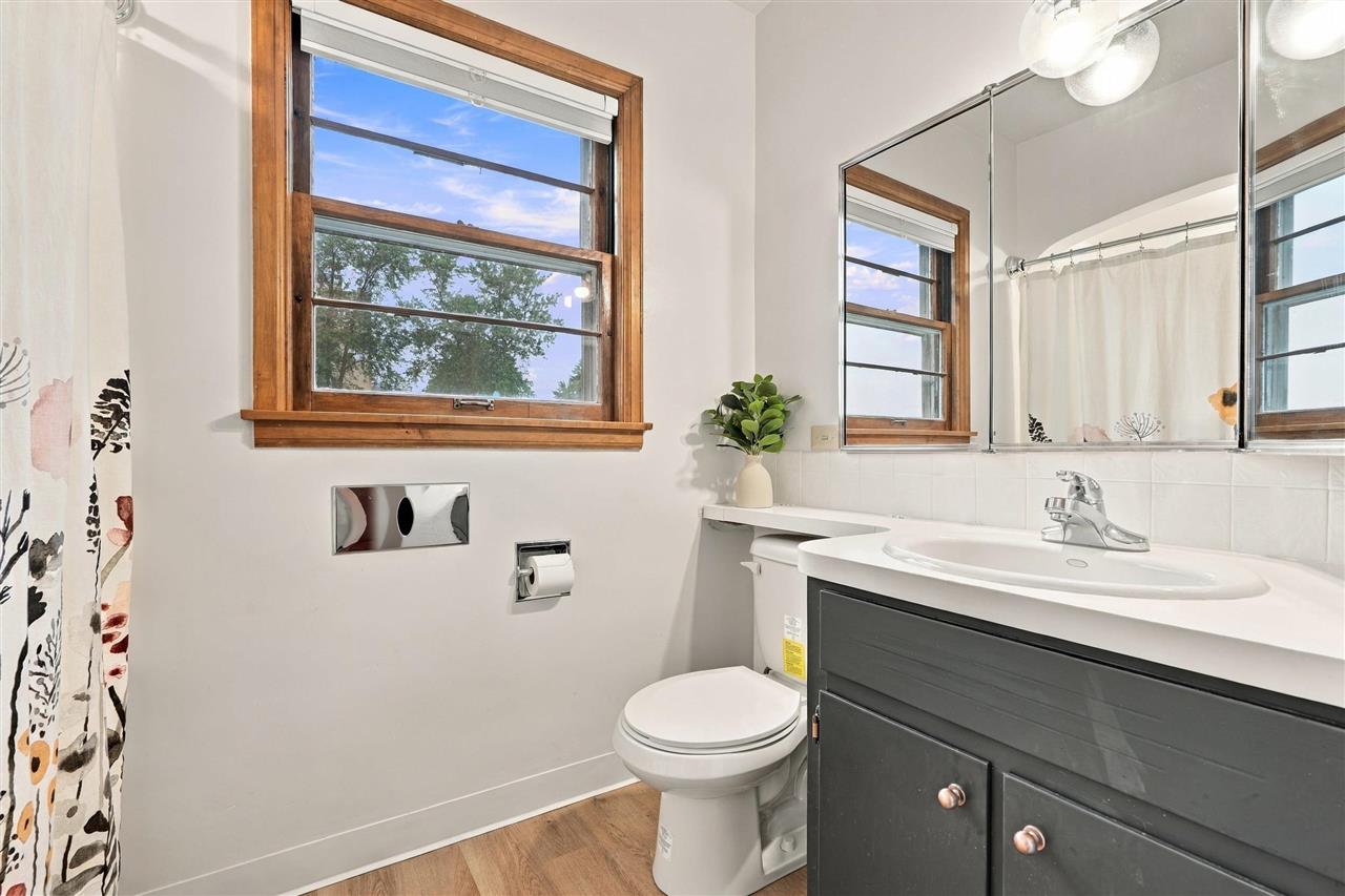 1982 Mill View Circle SW Kalona IA 52247