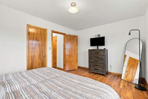 1982 Mill View Circle SW Kalona IA 52247