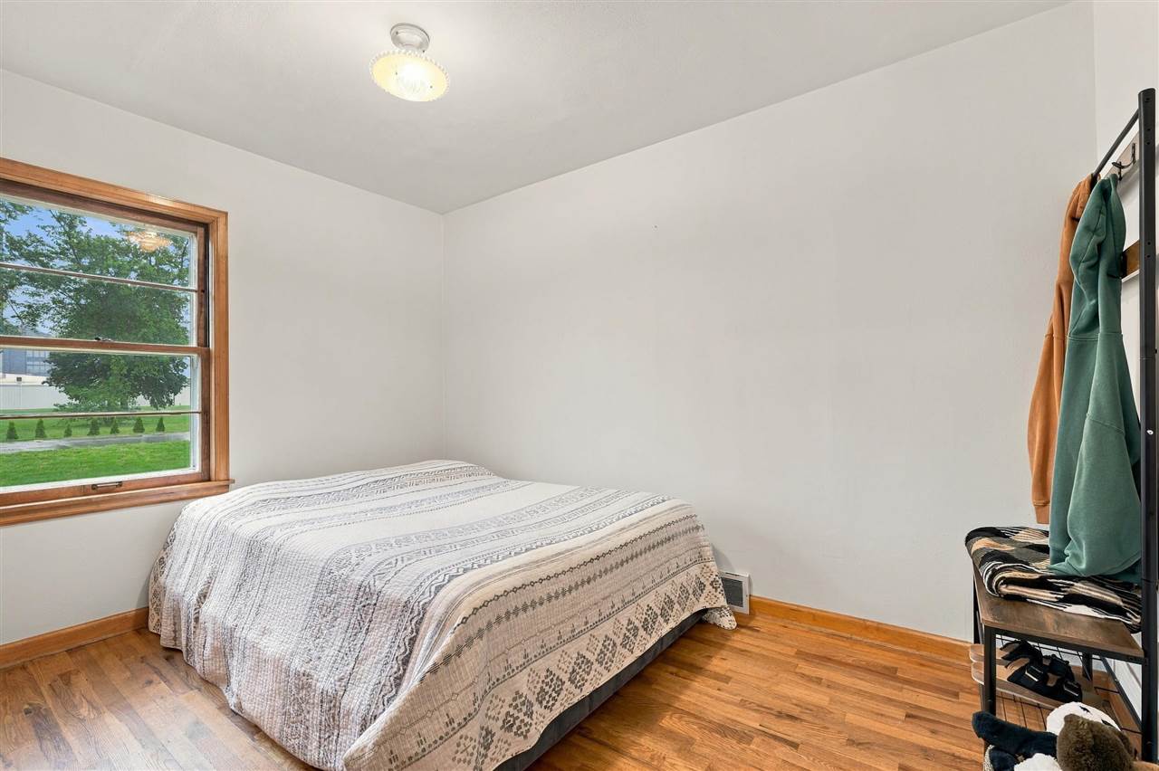 1982 Mill View Circle SW Kalona IA 52247