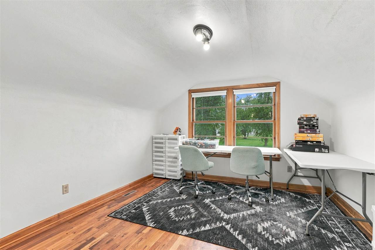 1982 Mill View Circle SW Kalona IA 52247