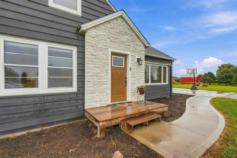 1982 Mill View Circle SW Kalona IA 52247