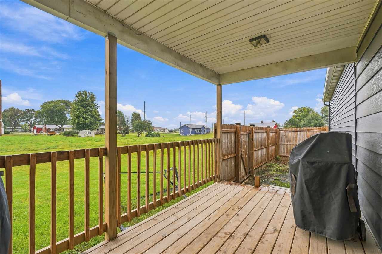 1982 Mill View Circle SW Kalona IA 52247
