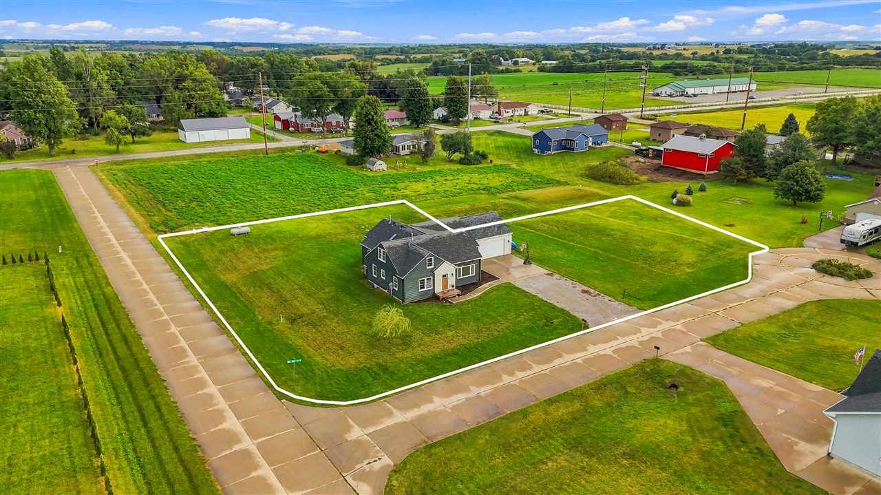 1982 Mill View Circle SW Kalona IA 52247