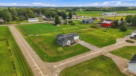 1982 Mill View Circle SW Kalona IA 52247
