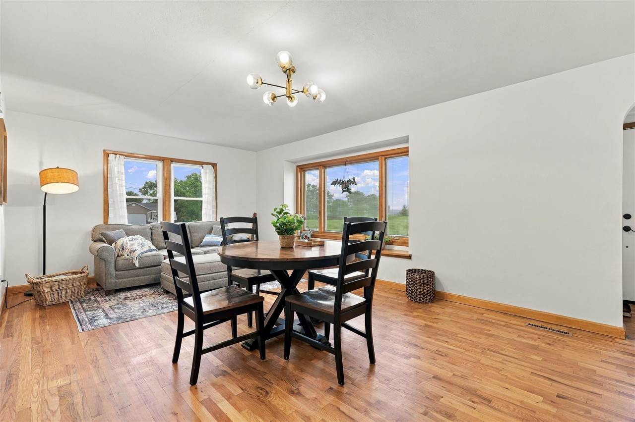 1982 Mill View Circle SW Kalona IA 52247