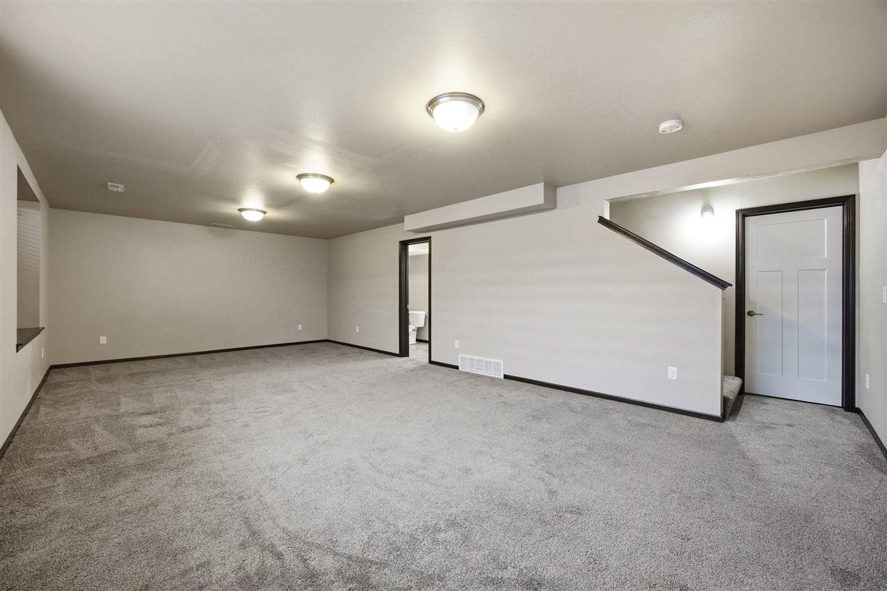 1132 Redbud Avenue Tiffin IA 52340